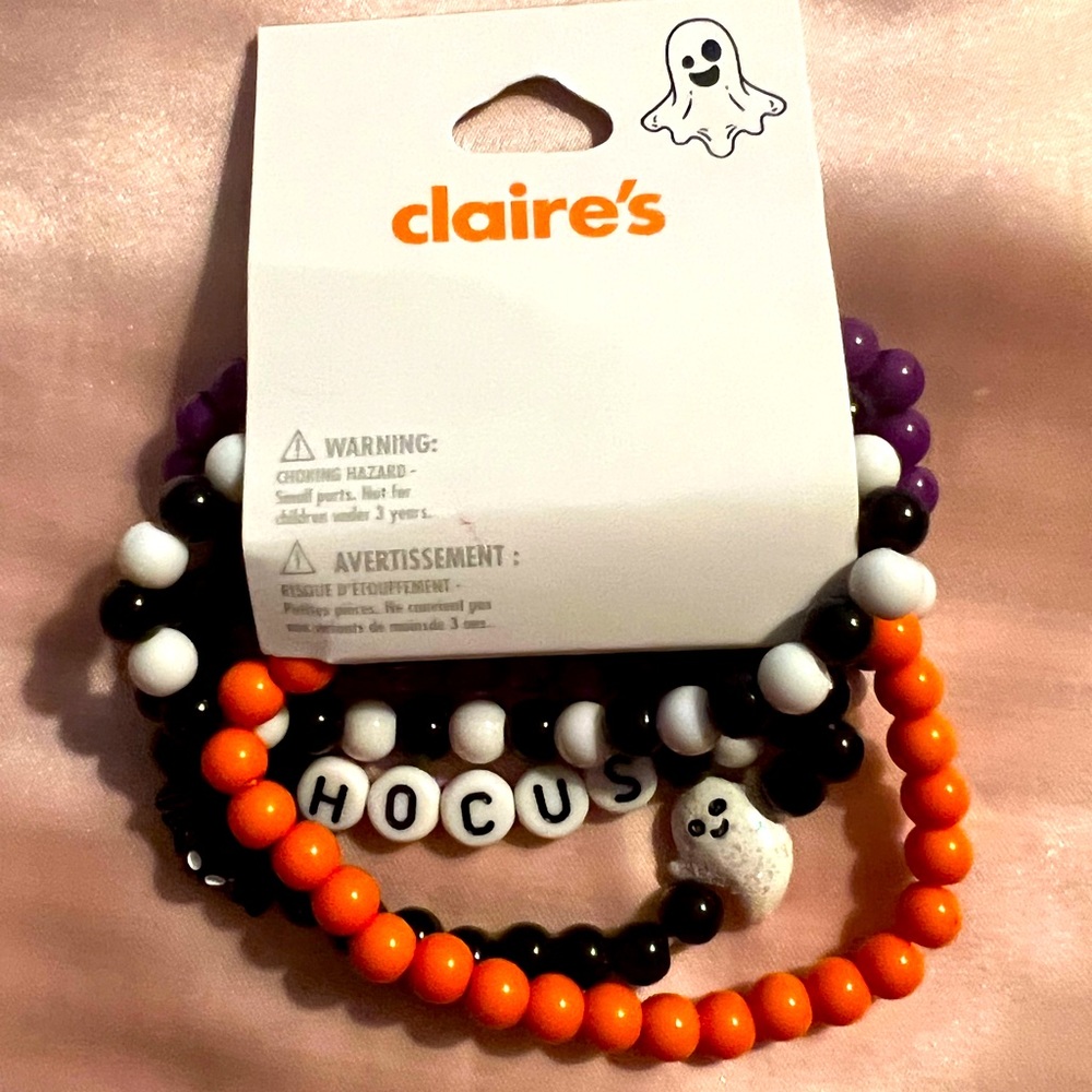 Halloweens fun bracelets set 🥳👻🎃 stretchy bracelets.